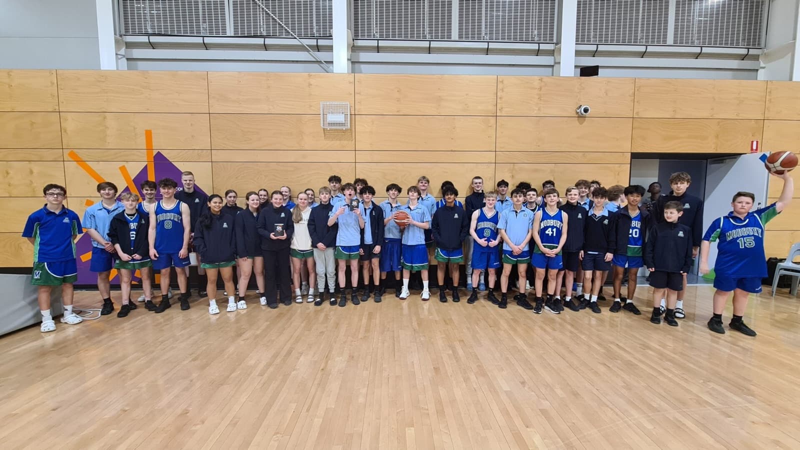 Modbury High School Year 9 and 10 basketball squad at a school carnival